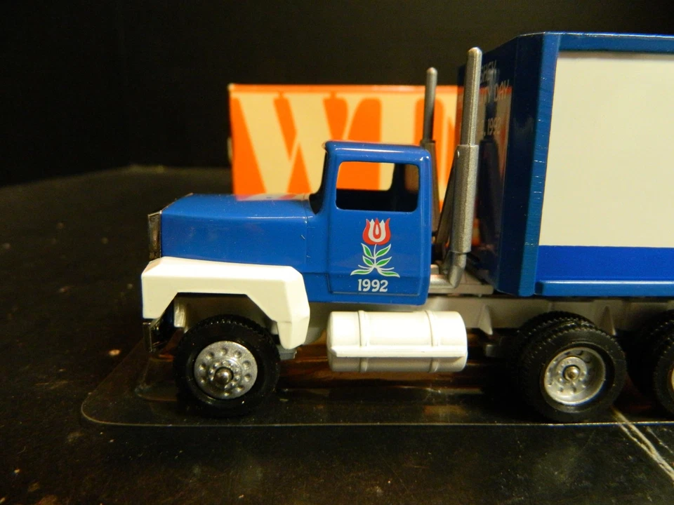 Signed Winross Hershey Hospitality Day Phyllis Austin Die Cast Tractor Trailer - Image 2 of 4