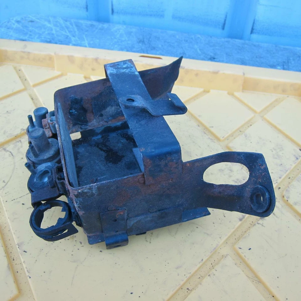 Suzuki Katana 600 GSX 600 F 1995 OEM caja de batería de metal Foto 2 de 4