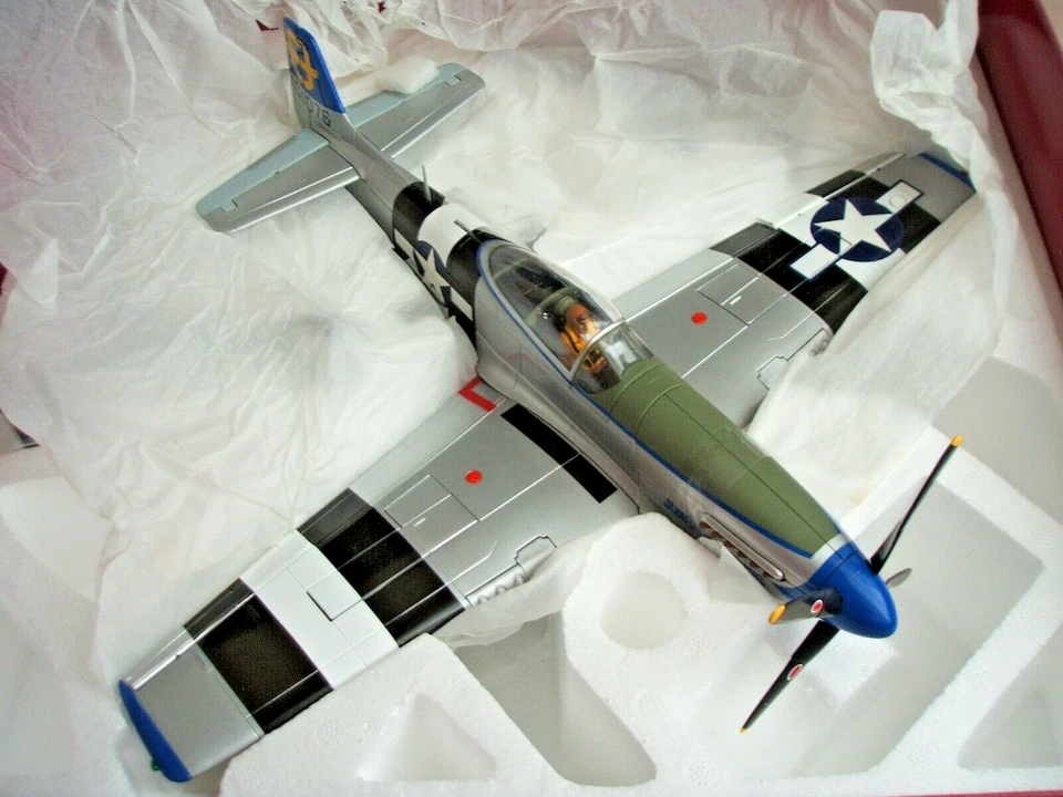 Corgi North American P-51D Mustang, 'Jumpin Jacques', 3rd FS/5th. AA34404. 1/32. - Image 3 of 4