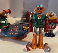 Shinsei Mini-Power UFO Commander 7 Crew. 1970  s Vintage Diecast.