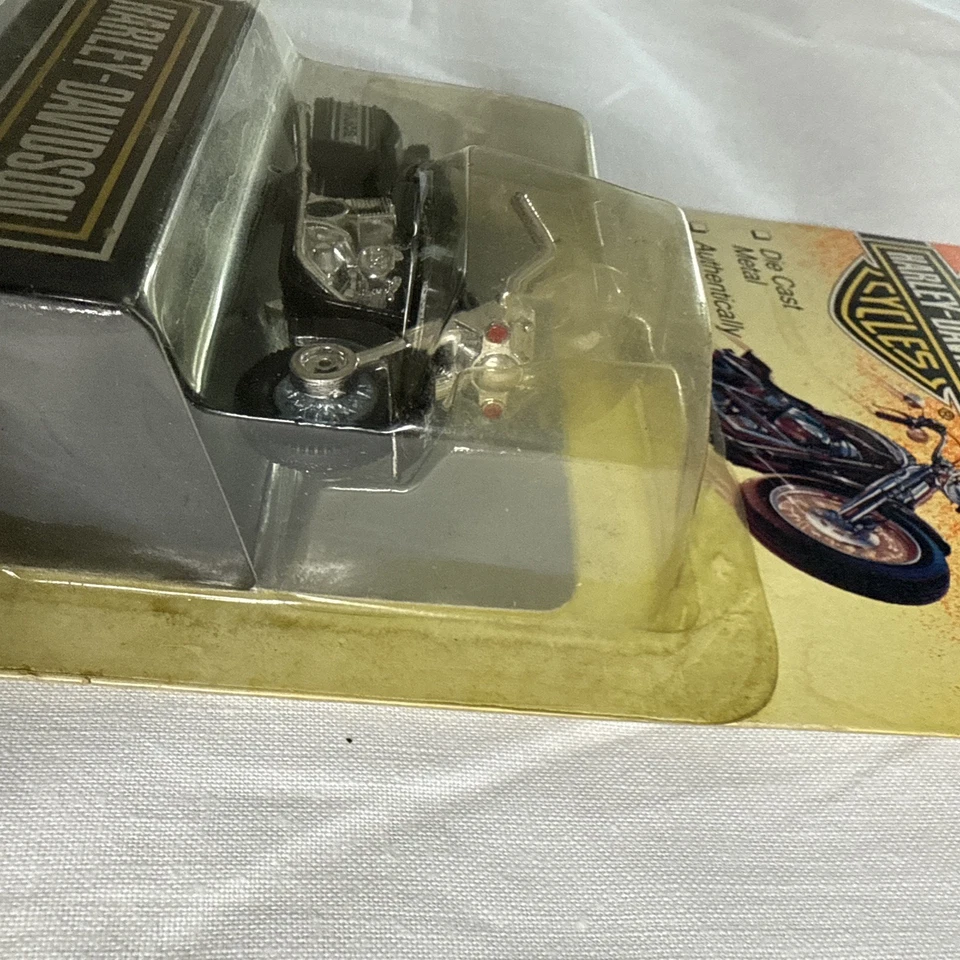 NEW 1993 Matchbox Harley Davidson Electraglide Police Motorcycle Die Cast - Image 4 of 4