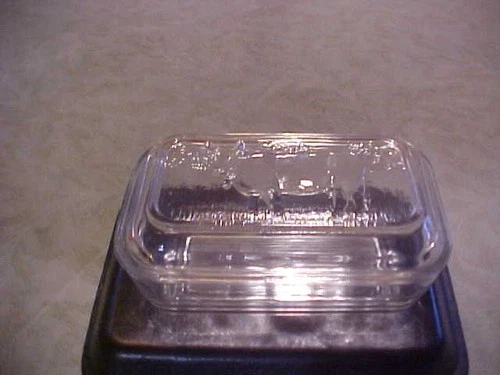 ANCHOR HOCKING VINTAGE BUTTER DISH WITH COW EMBOSSED LID,EXCELLENT SHAPE