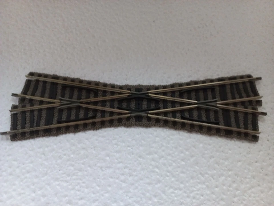 Fleischmann 6162 L H0 - Incrocio 18° a sinistra 200 mm con massicciata - Immagine 2 di 4