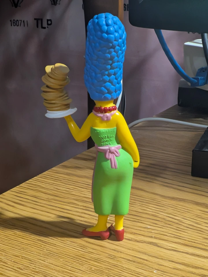 The Simpsons Marge With Pancakes & Spatula PVC Figure 2007 Fox 4.5” Cake Topper - Bild 3 von 4