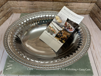 Wilton Armetale ** NEW IN BOX** Flutes and Pearls Oval Serving/Baking Pan 