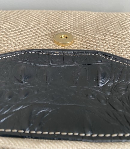 ¡Nuevo! Bandolera tejida Brahmin para mujer bolso de mano delgado beige y negro herrajes dorados - Imagen 13 de 17