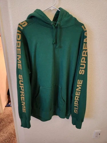 Petit sweat à capuche côte métallisé Supreme vert et or