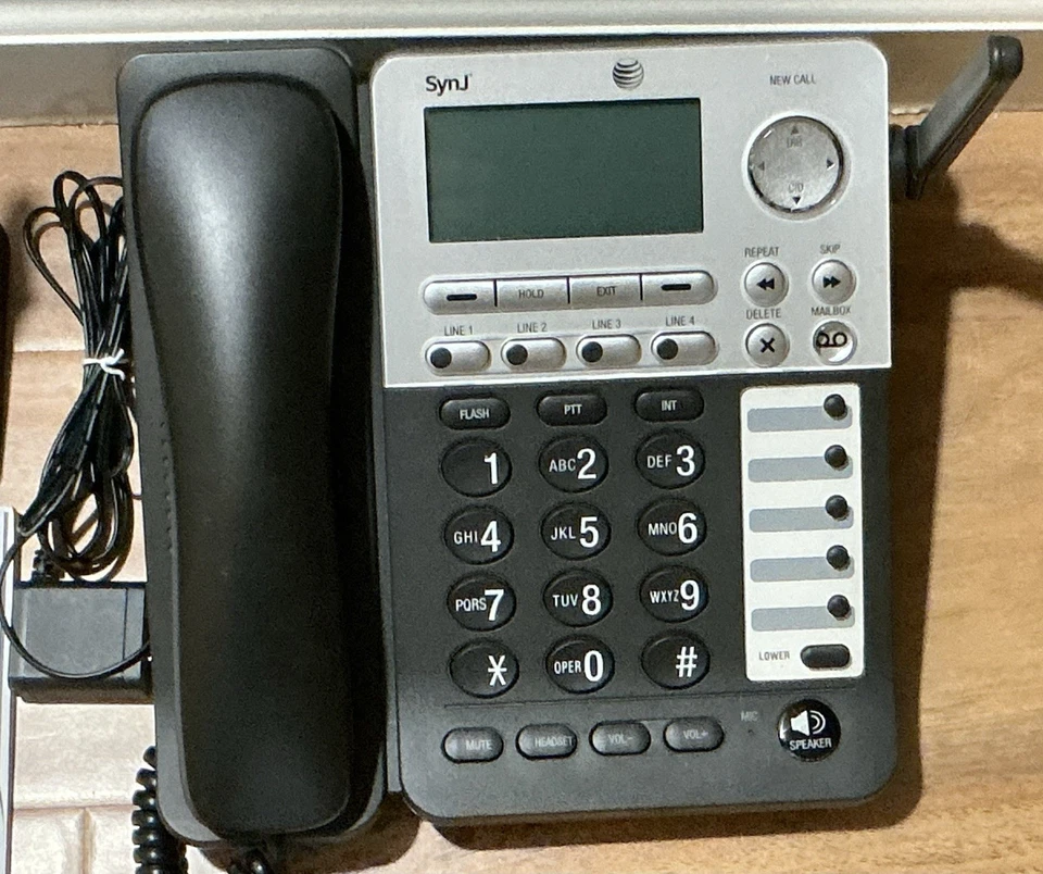 att 4 line small business system - Image 3 of 4