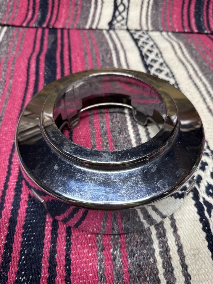 Tampa central dianteira aberta cromada fabricante de equipamento original Ford F250 F350 1995-2004 F5TA-1A096-TA/SA - Imagem 4 de 4