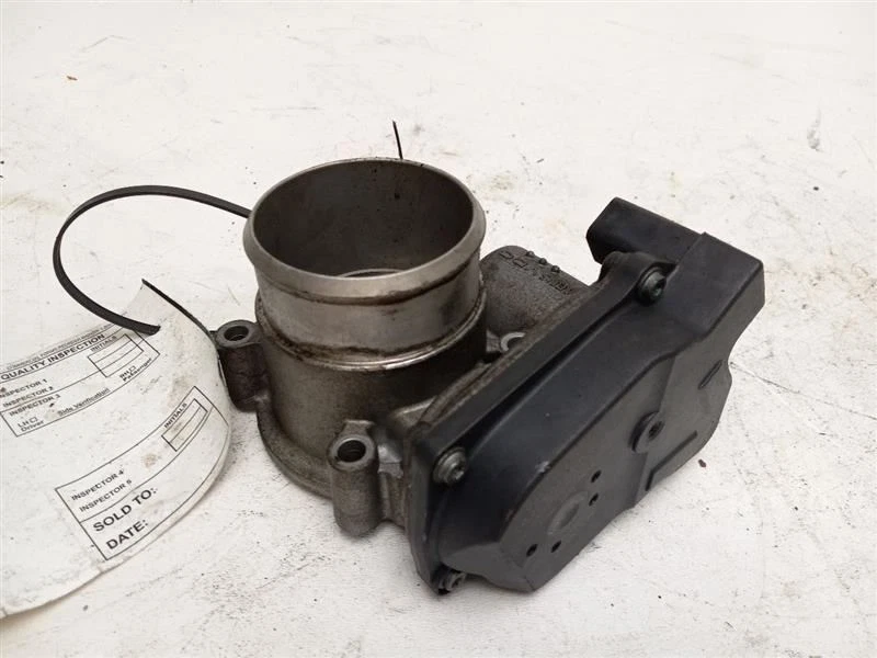 Volkswagen Golf 2006-2019 carrocería del acelerador Foto 2 de 4