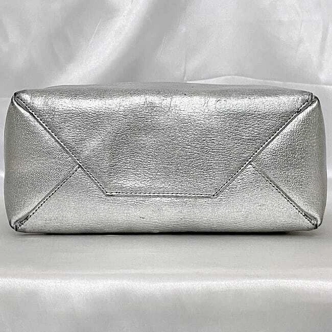 Bolso de Mano CELINE Cubierta Vertical Pequeño ec-22663 Plateado 189813BDM.36AG Bueno Foto 4 de 4