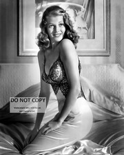 RITA HAYWORTH LEGENDARY ACTRESS - 8X10 PUBLICITY PHOTO (DD-864) RITA HAYWORTH LEGENDARY ACTRESS - 8X10 PUBLICITY PHOTO (DD-864)