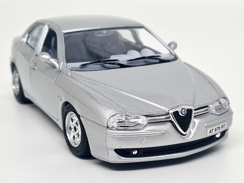 Burago 1/24 - Alfa Romeo 156 Silver Diecast Scale Model Car