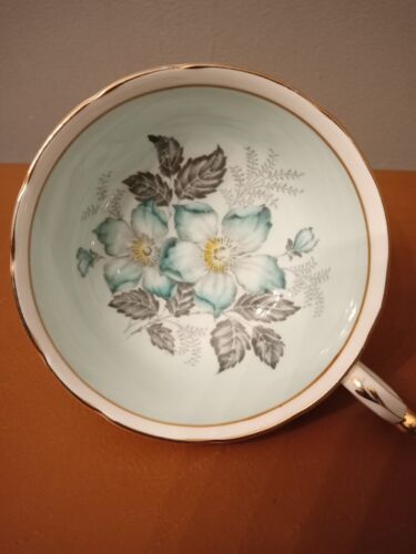 PARAGON H.M The Queen & H.M. Queen Mary  Bone China TEACUP Blue Flower Gold (B44 - Picture 1 of 12