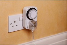 UK Mains Plug 24 Hour Segment Timer Light Switch 13A Compact Energy Saver