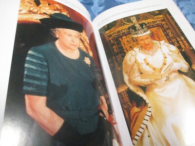 N. Davies , Queen Elizabeth II. , Die Insider - Biographie , Auflage 1994 , TOP