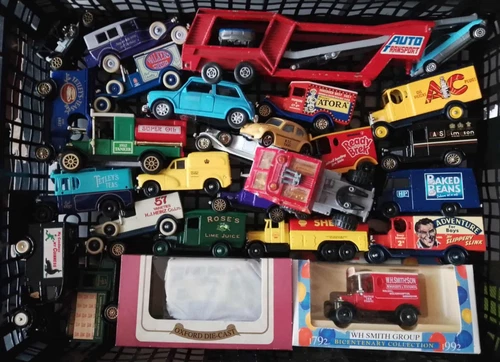 VINTAGE & LATER DIECAST TOY JOB LOT MATCHBOX DAYS GONE & OTHERS CARS VANS etc