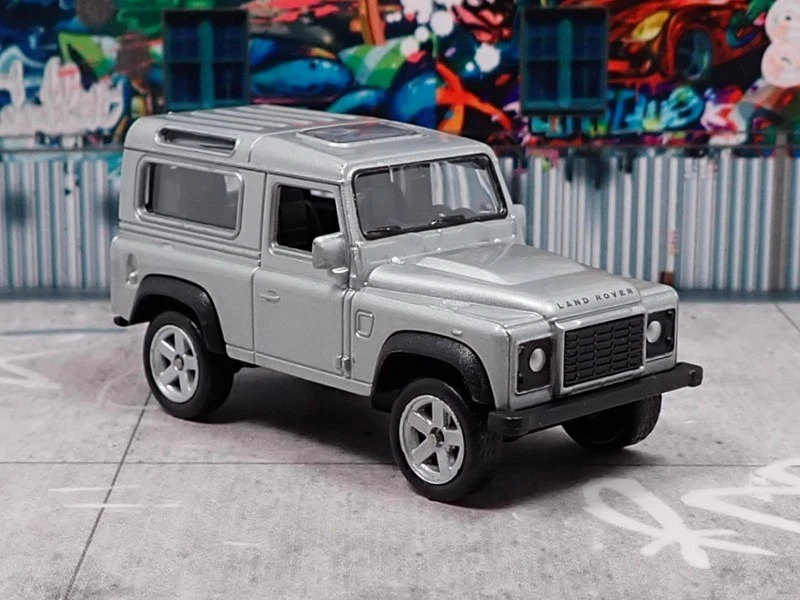 WELLY / No. 52367 Land Rover Defender 90 (Silver-Grey). - Image 3 of 4