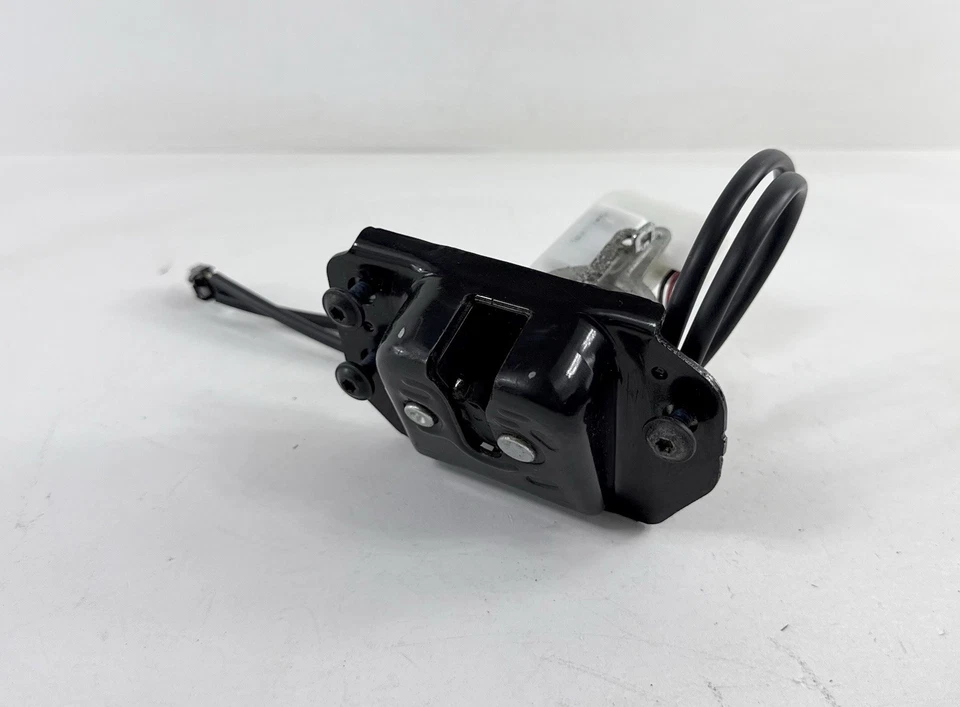 Actuador de bloqueo de puerta trasera con pestillo de maletero Ford Taurus X 2008-2009 OEM 8A4Z-7843150-A Foto 2 de 4