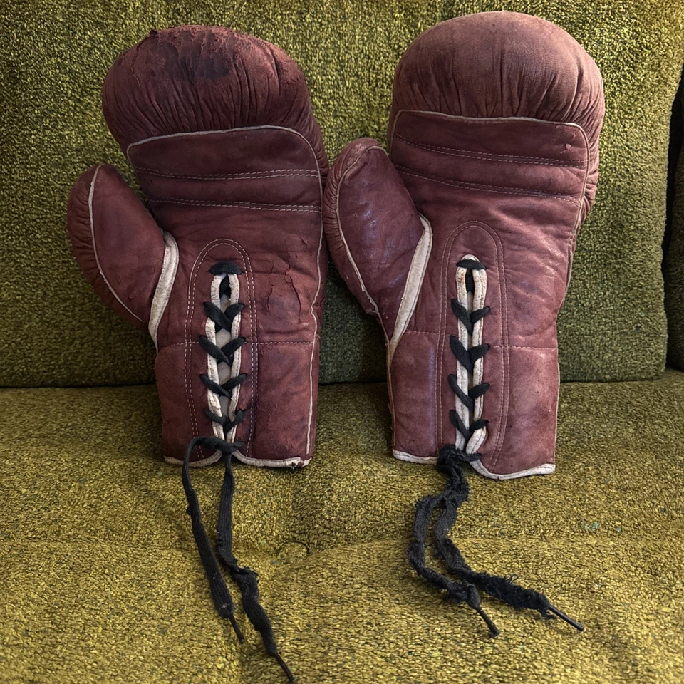 BENLEE Sporting Goods Boxing Gloves Vintage Red 1940s 1950s Left Hands - Image 2 of 4