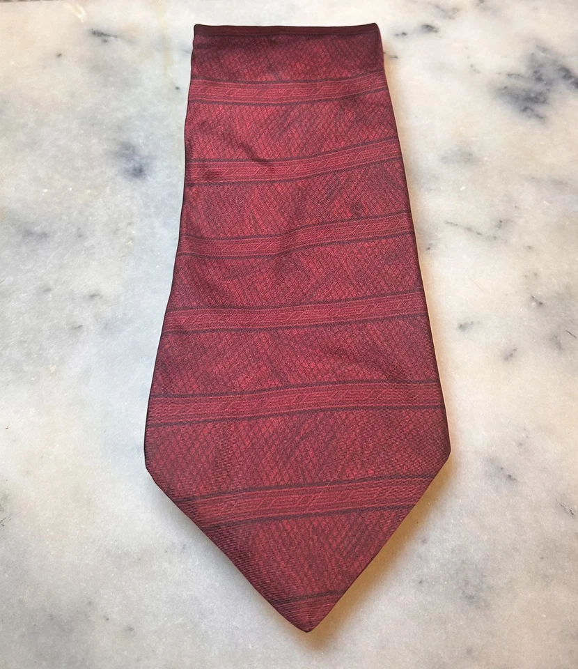 Vintage L’Atelier 100% Italian Silk Red Geometric Tie Made In USA Long 61” - Image 4 of 4