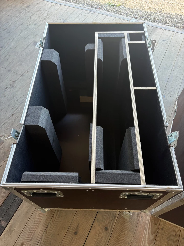 Flightcase Transportkiste 102x62x106 cm mit Rollen & Ausbau - Roadcase - Bild 3 von 4