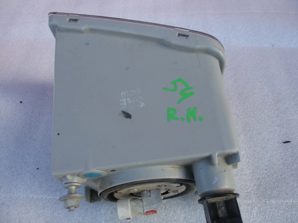 Faro antiniebla delantero derecho pasajero Cadillac XLR 2004-2008 fabricante de equipos originales Foto 3 de 4