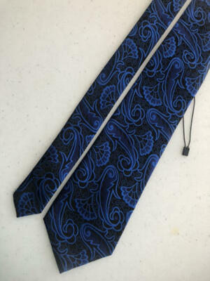 HISDERN  NWT Blue Black Paisley Tie  59 3/4'' X 3 3/8''