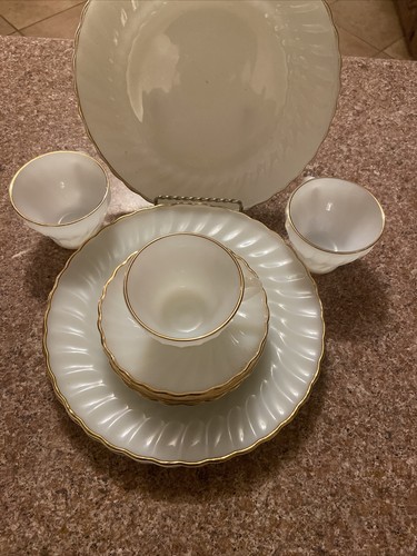 Vtg milk glass Anchor Hocking Fireking Ware Dinnerware. Trimmed in gold - Picture 2 of 4