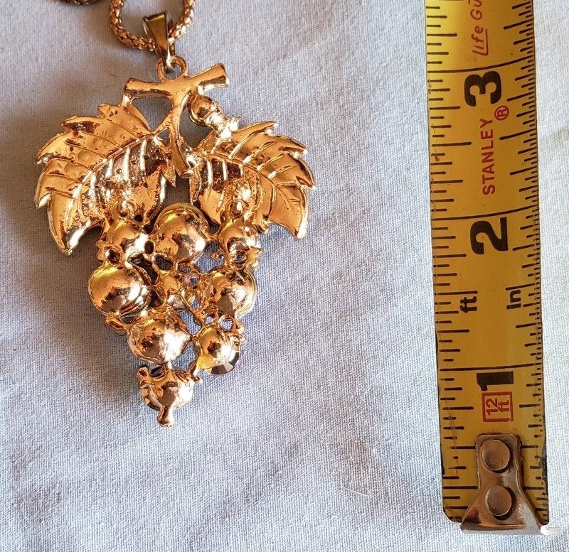 15 MODERN COSTUME JEWELRY NECKLACE LOT christmas cat pegasus santa