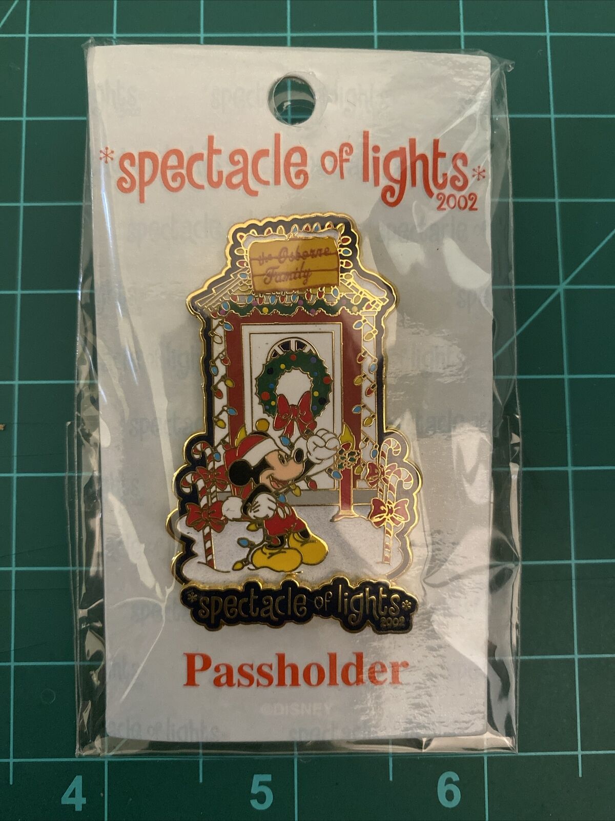 LE Disney Osborne Family Spectacle Of Lights Passholder Pin Year 2002