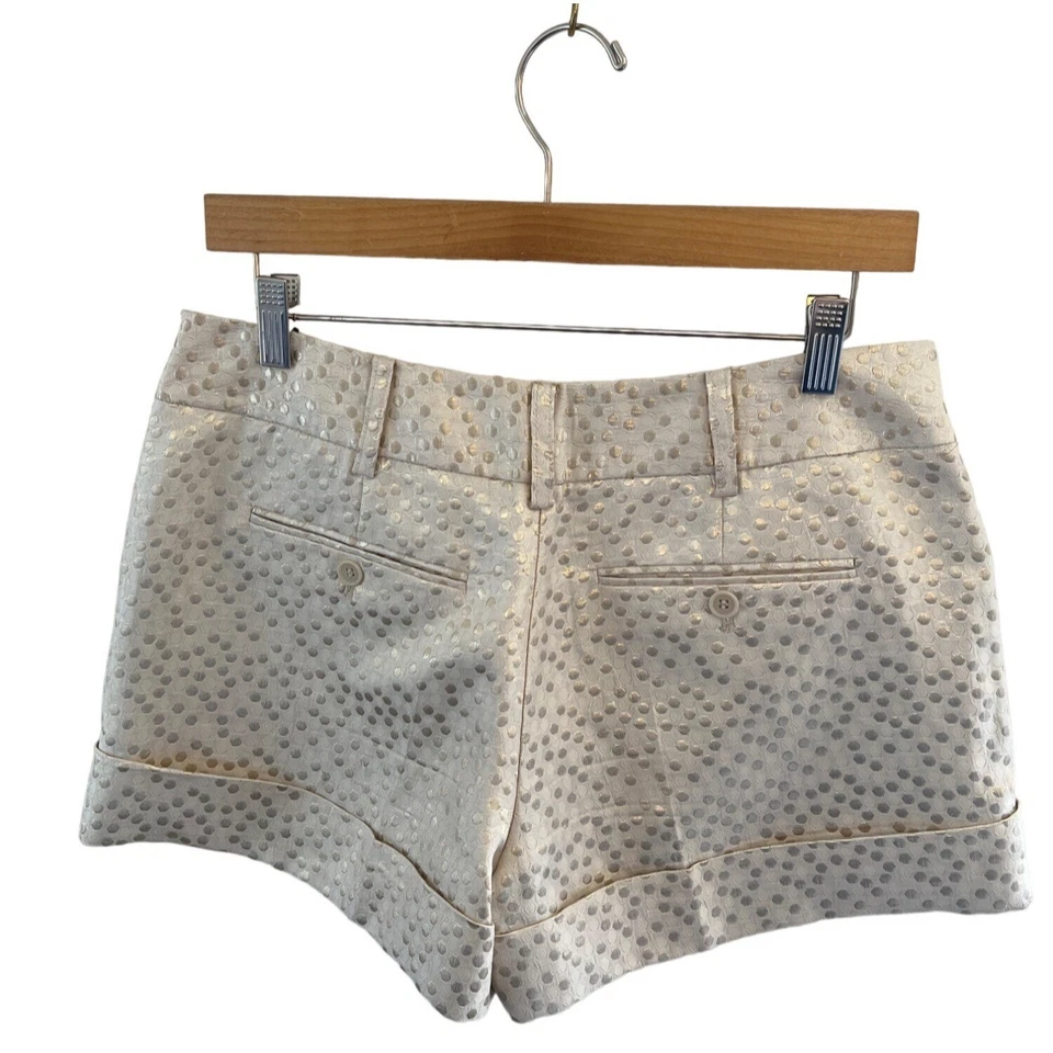 Pantalones cortos de club Lauren Conrad para mujer talla 6 crema metálico brocado discoteca Foto 3 de 4
