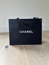 New Chanel Medium Paper Gift Bag Shopping Tote Empty Camellia 11.75 x 9.5 x 5