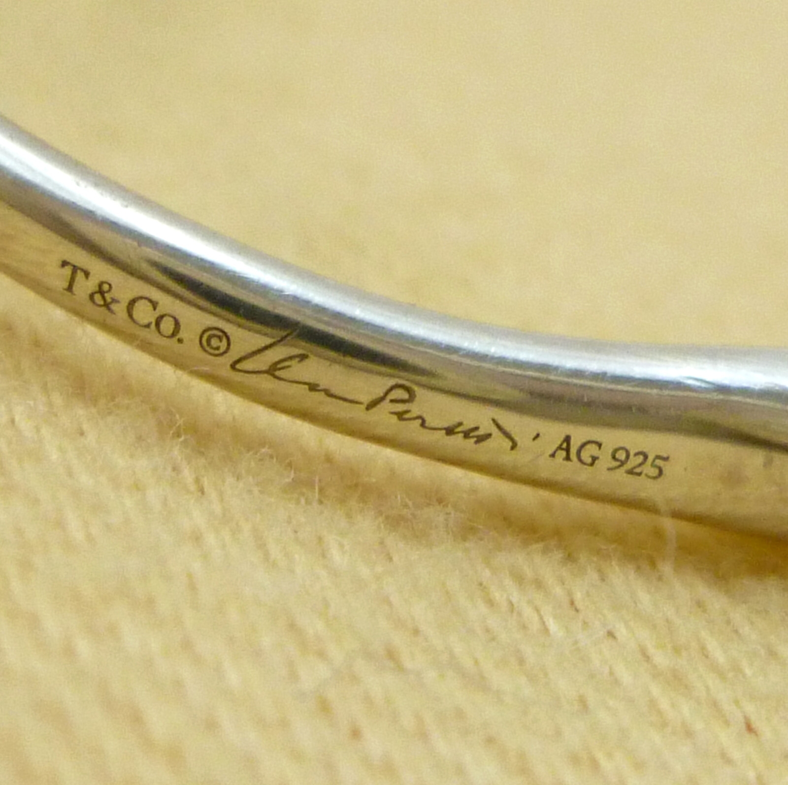 Authentic Tiffany & Co. Open Heart Hoop Earrings Medi… Gem