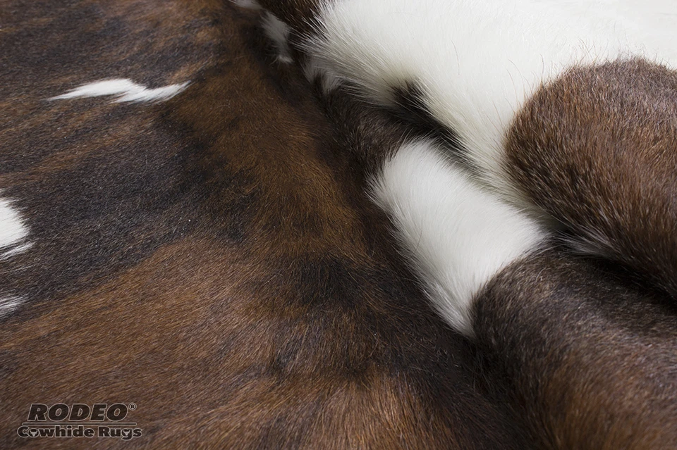 优质牛仔竞技牛皮地毯经典三色大号约 5x7-6x7 英尺 — 第 4/4 张图片