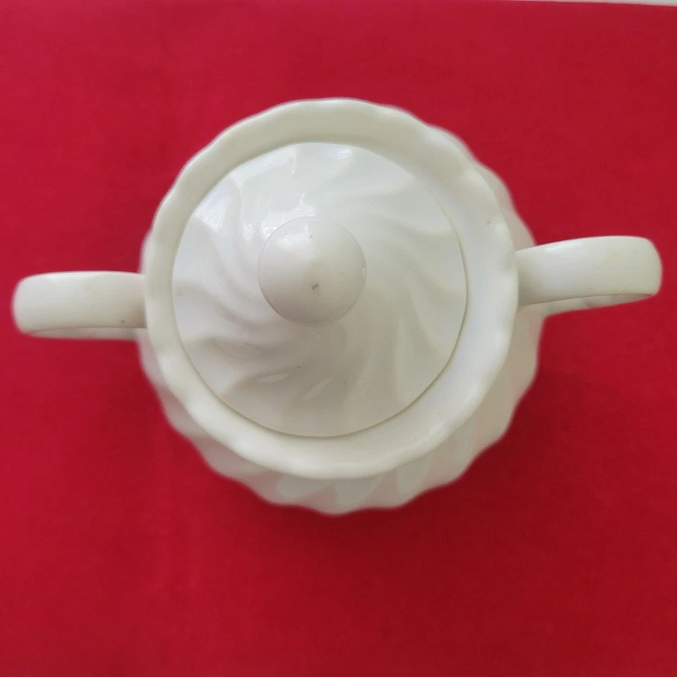 Azúcar Cuenco de Colección y Tapa Cubierto Hueso Blanco China Cottagecore 4.5 Pulgadas Foto 2 de 4