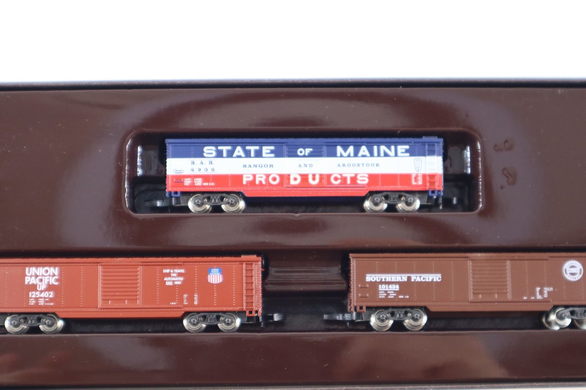 Marklin Z Scale Mini-Club 8205 Box Cars Maine, Southern Pacific