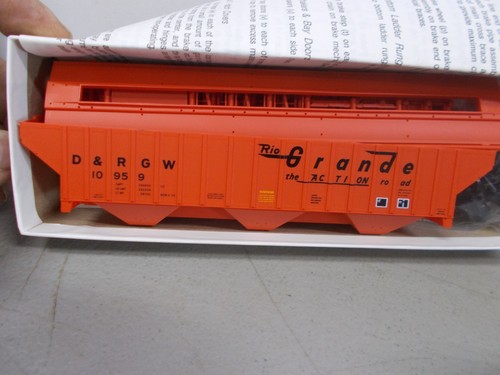INTERMOUNTAIN ~ COCHE TOLVA DE 3 BAHÍAS RIO GRANDE # 10959 ~ KIT ~ ESCALA HO | Zustand: New