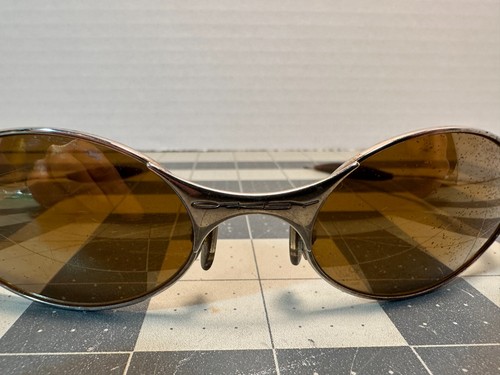 Gafas de sol Oakley E-Wire (Gen 1) años 90 marco plateado, lentes marrones vintage - LEER - Imagen 2 de 15