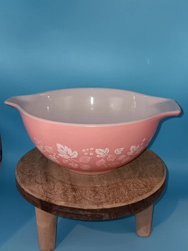 Vintage Pyrex Pink Gooseberry 1  1/2 Qt. Mixing Bowl #442 Pre Owned Please Read