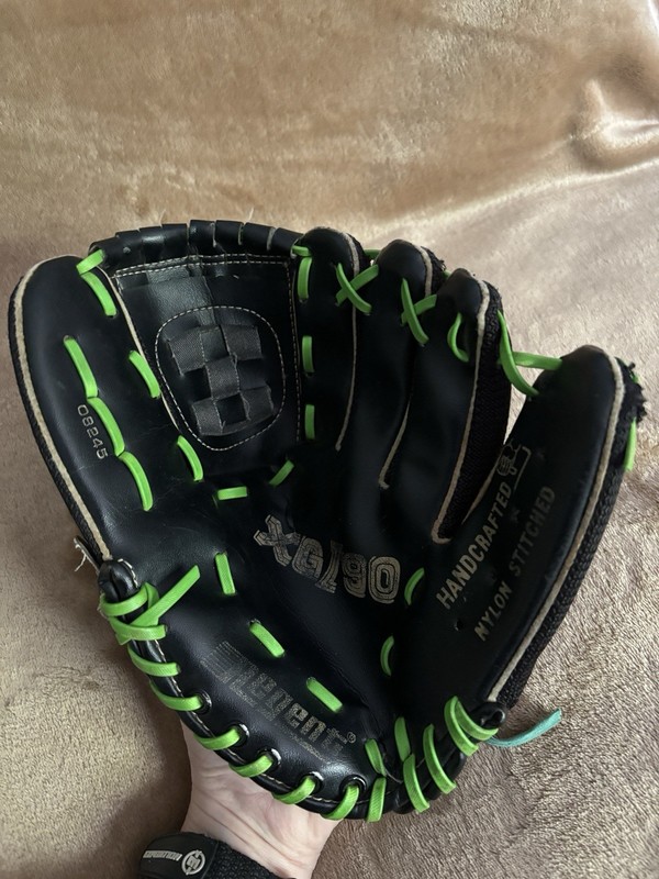 Regent Youth Black Handcrafted Vinyl Baseball Glove XG/90 Left Hand Throw 10”