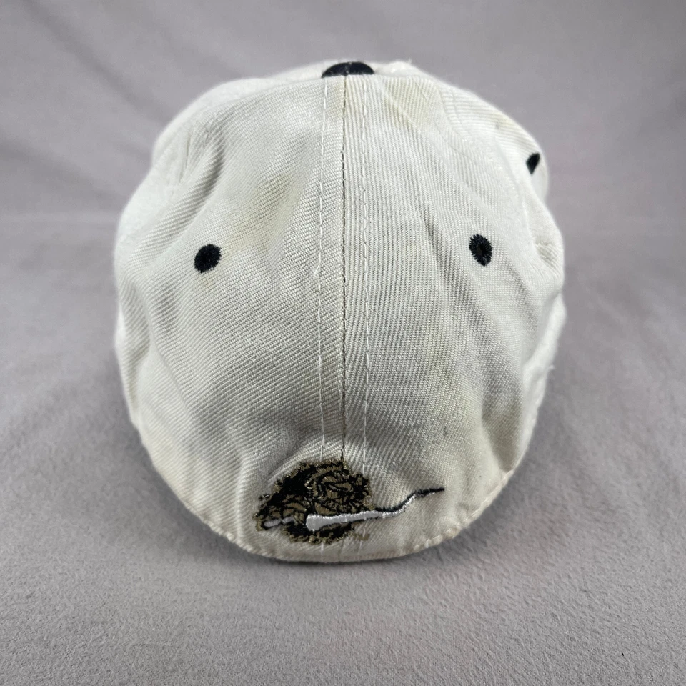 Sombrero de Caballeros UCF Para Hombres Ajustado 7 3/8 Blanco Gorra con Correa Zephyr Z Sombrero NCAA Universidad Foto 3 de 4