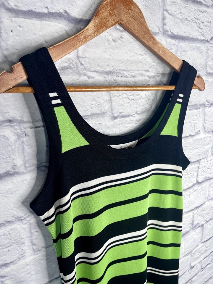 Vestido maxi feminino EXCLUSIVELY MISOOK listrado verde preto sem mangas XS - Imagem 2 de 4