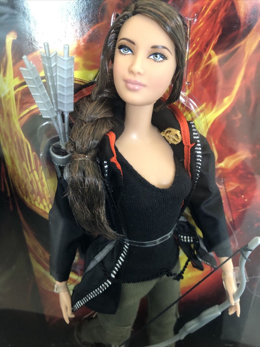 Coturno Preto da Barbie Collector Katniss - Jogos Vorazes, Brinquedo Barbie  Usado 93922599