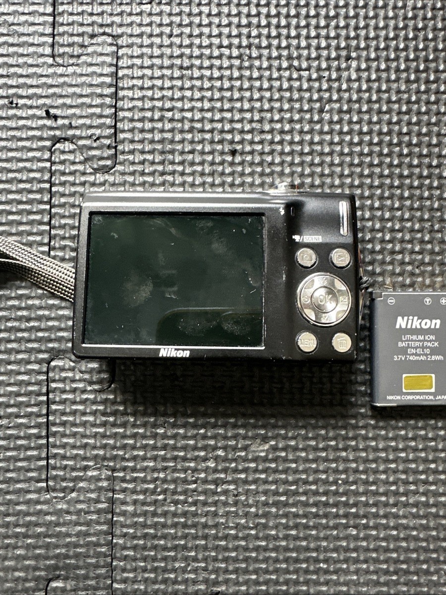 NIKON Coolpix S3000 Digital Camera - 12.0MP - WITH BATTERY And Cord AS