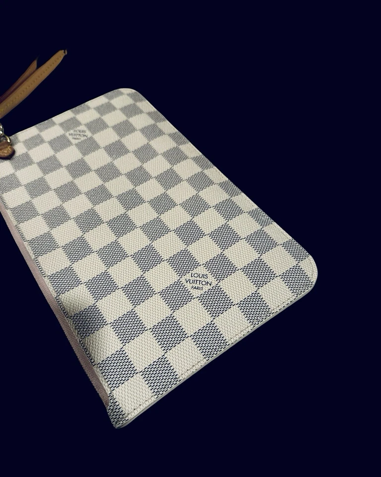 Auténtica muñeca bailarina Louis Vuitton Damier rosa azul Foto 2 de 4