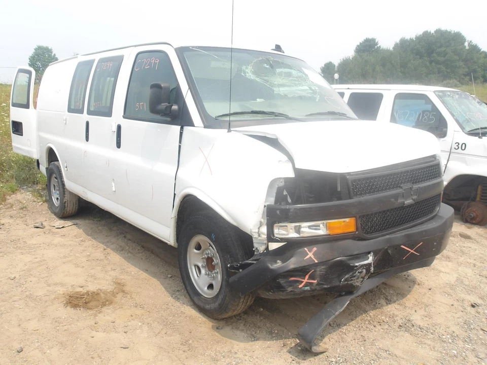 Used Rear Axle Assembly Rear fits: 2020 Chevrolet Express 3500 van Rear Grade B - Image 2 of 4