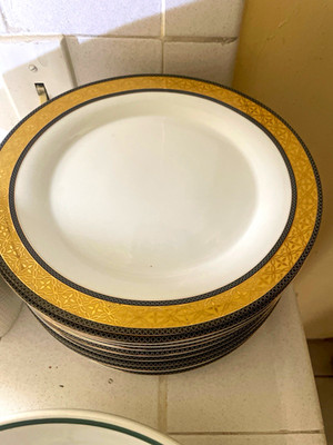 JLMENAU Porcelain Dinner Plate White Gold Black Geometric Border Round