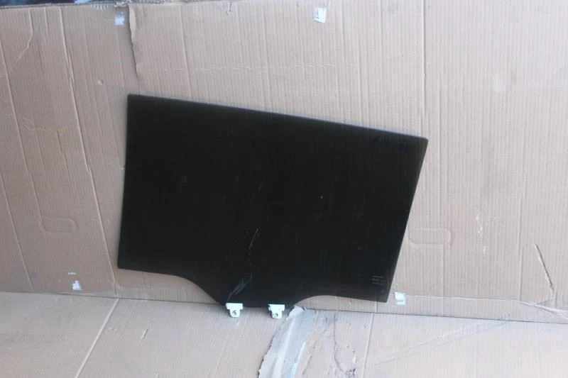 Subaru Legacy Outback 2014 pasajero derecho puerta trasera ventana de vidrio tintada Foto 2 de 4