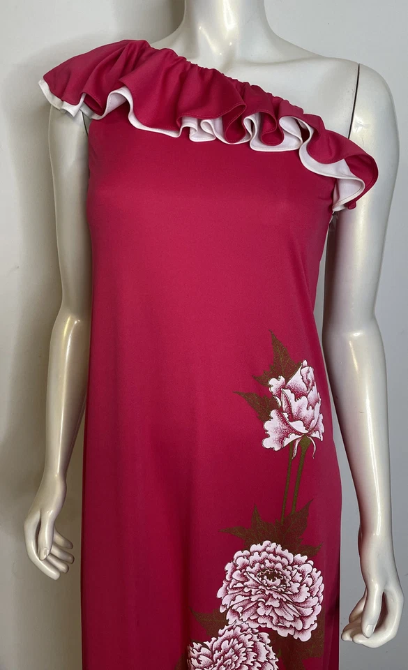 Maxi Vestido Hawaiano Vintage Alfred Shaheen 6 Un Hombro Volantes Rosa Floral Foto 3 de 4